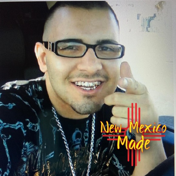 Poshmark profile picture for @ernestog